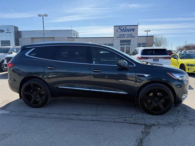 Used 2019 Buick Enclave Essence image 3