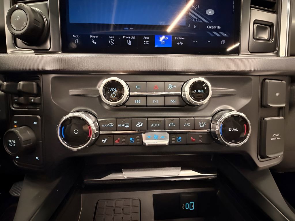 Used 2025 Ford F250 Platinum w/ FX4 Off-Road Package AWD/4WD image 12