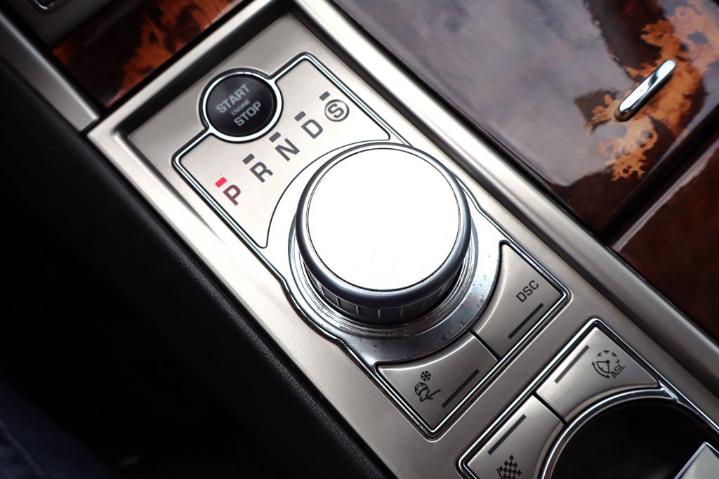 Used 2011 Jaguar XF Premium RWD image 28