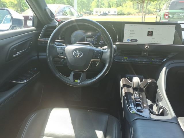 Used 2024 Toyota Crown Platinum AWD/4WD image 12