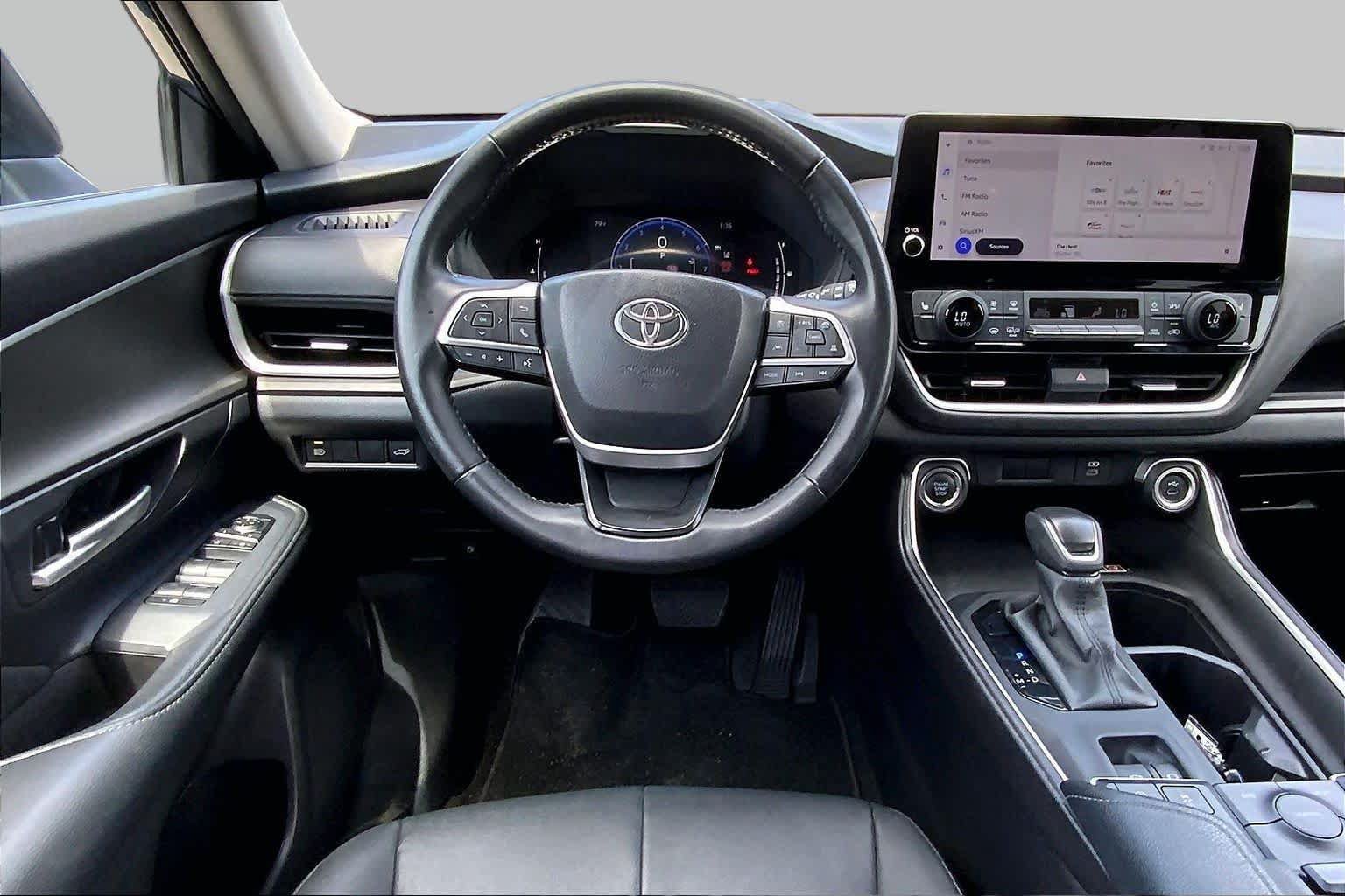 Used 2025 Toyota Grand Highlander FWD image 6