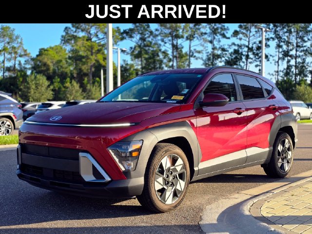 Certified 2025 Hyundai Kona SEL FWD image 1
