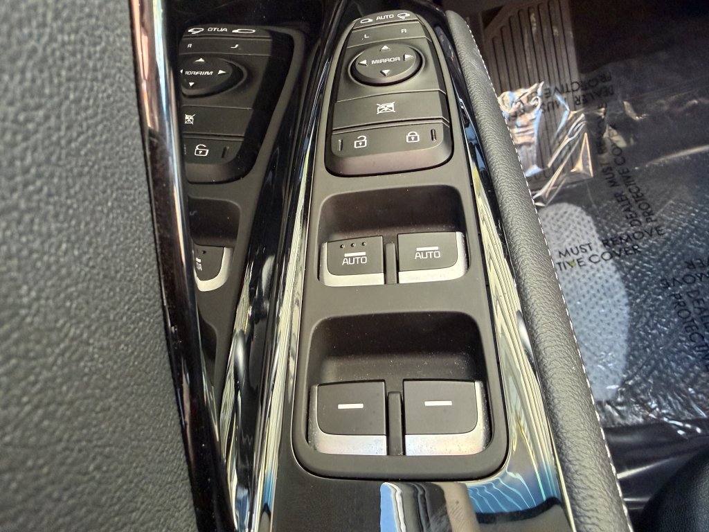 Used 2022 Kia Niro EX image 29