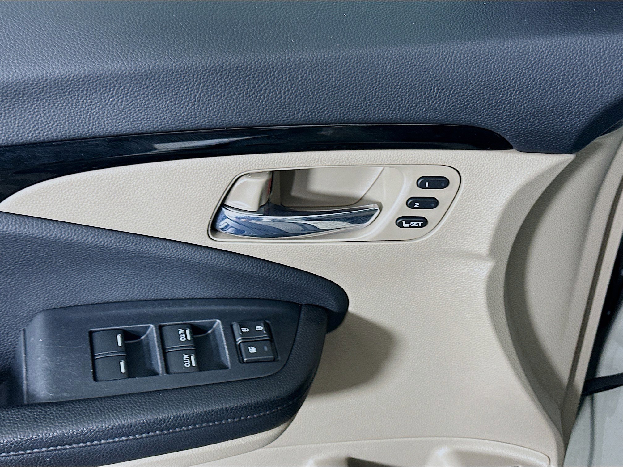 Used 2016 Honda Pilot Touring image 15