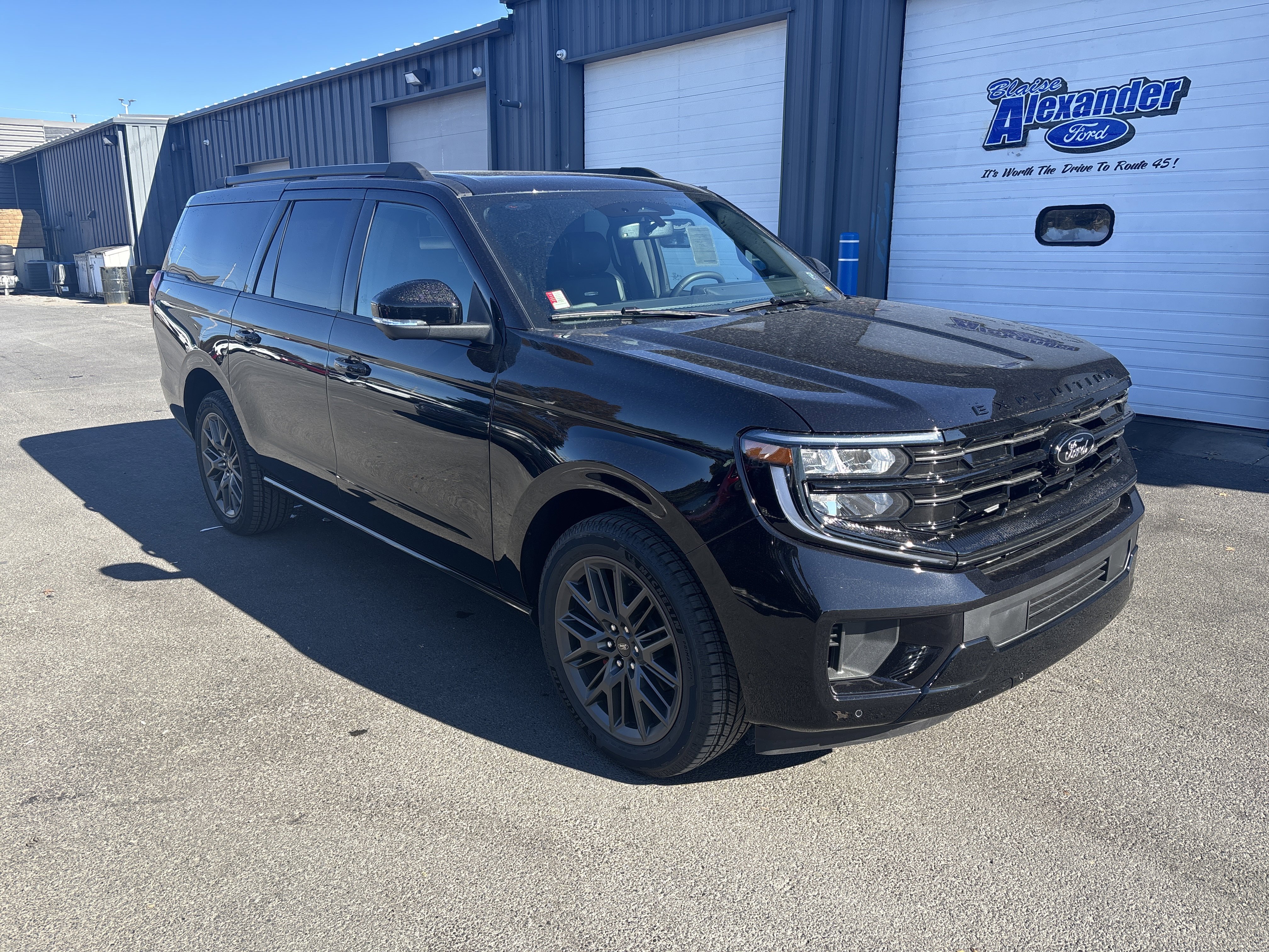 New 2025 Ford Expedition Max Platinum w/ Stealth Performance Package