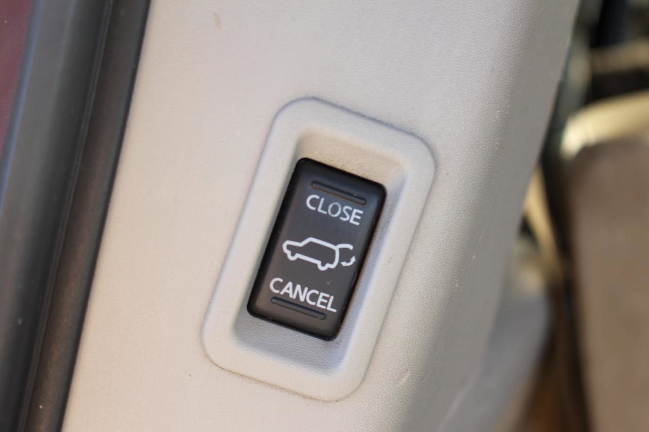 Used 2011 Nissan Armada Platinum w/ 2nd Row Captain Seat Pkg image 44