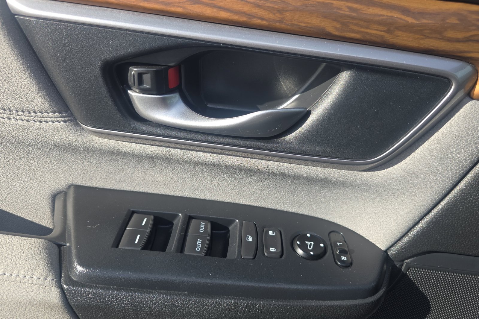 Used 2019 Honda CR-V EX image 10