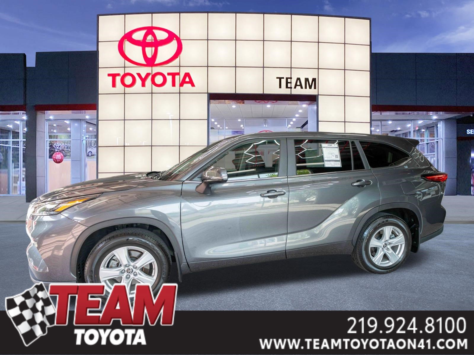 Used 2023 Toyota Highlander L image 1