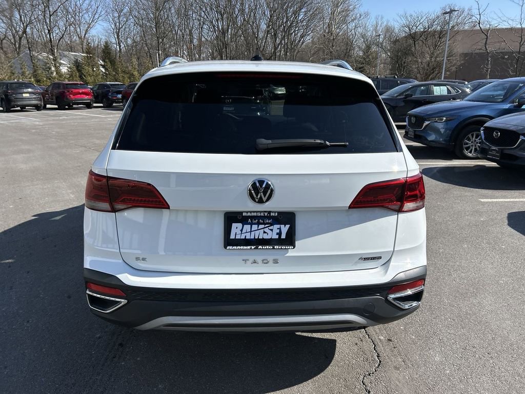 Used 2022 Volkswagen Taos SE w/ Panoramic Sunroof Package image 7