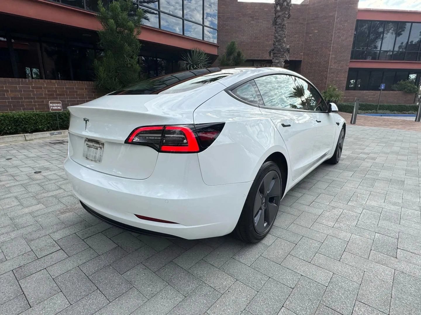 Used 2023 Tesla Model 3 Standard Range RWD image 7
