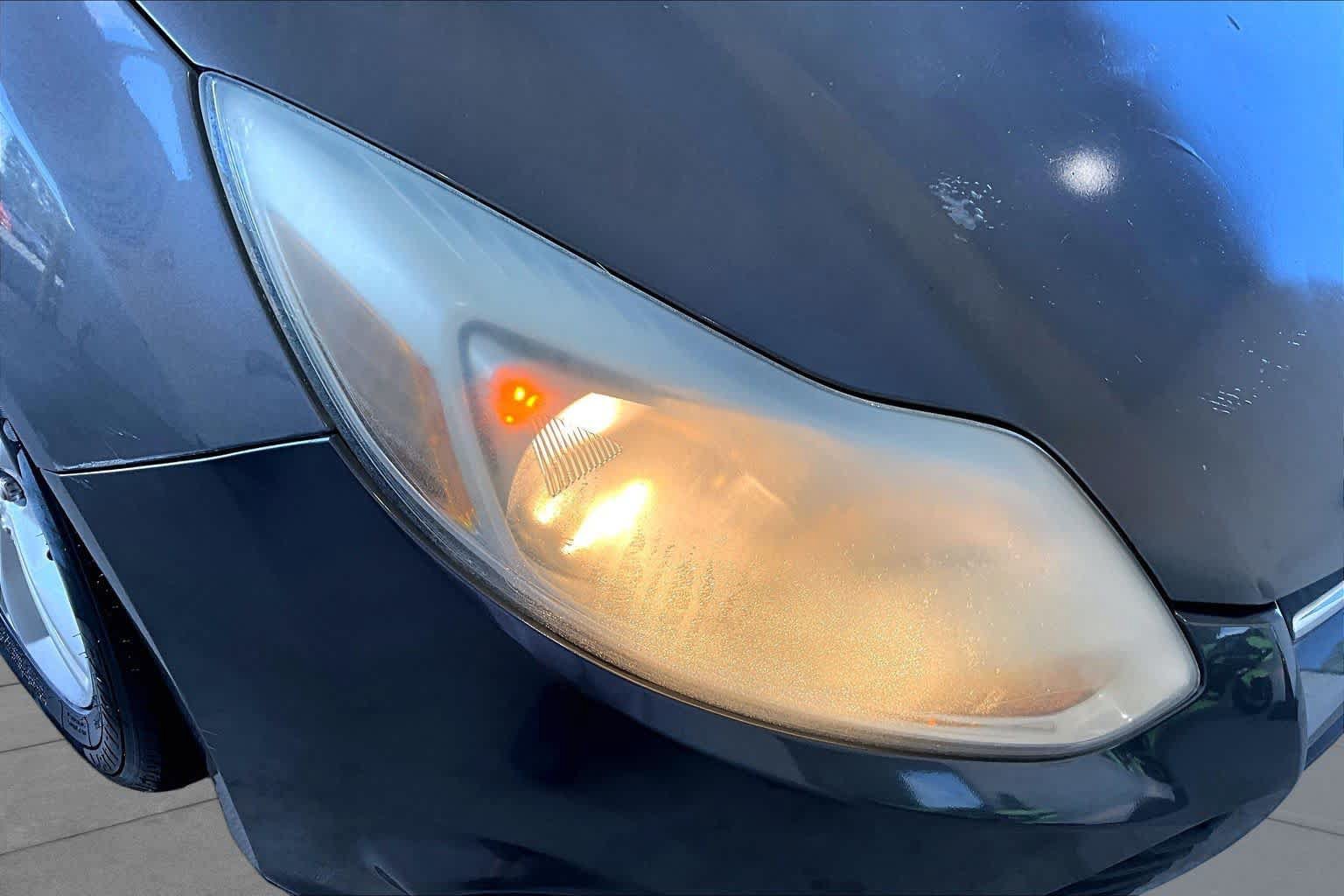 Used 2014 Ford Focus SE FWD image 25