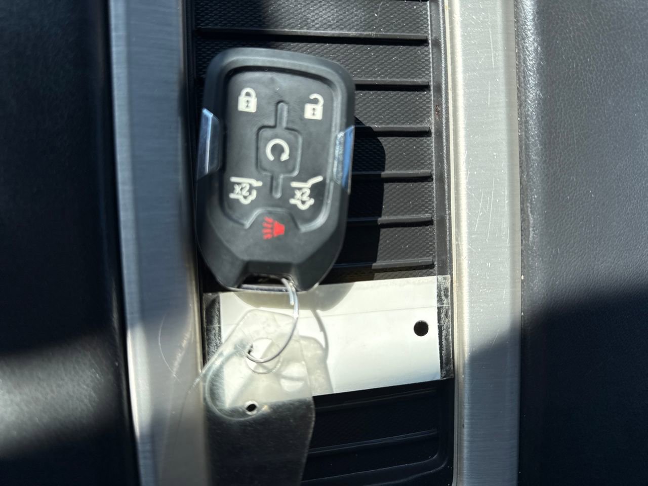 Used 2020 GMC Yukon XL Denali image 22