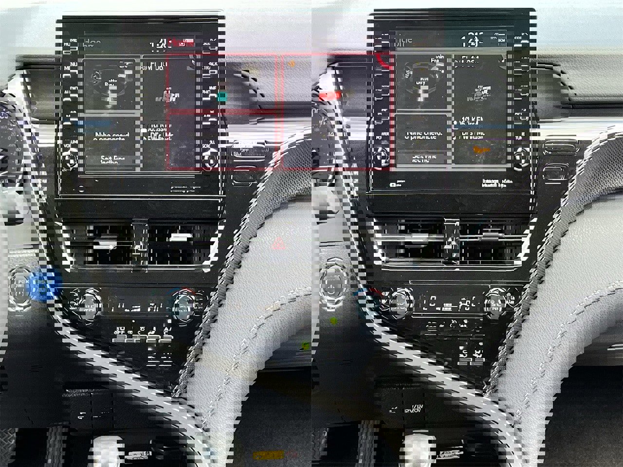 Used 2022 Toyota Camry XSE w/ Cold Weather Package image 15