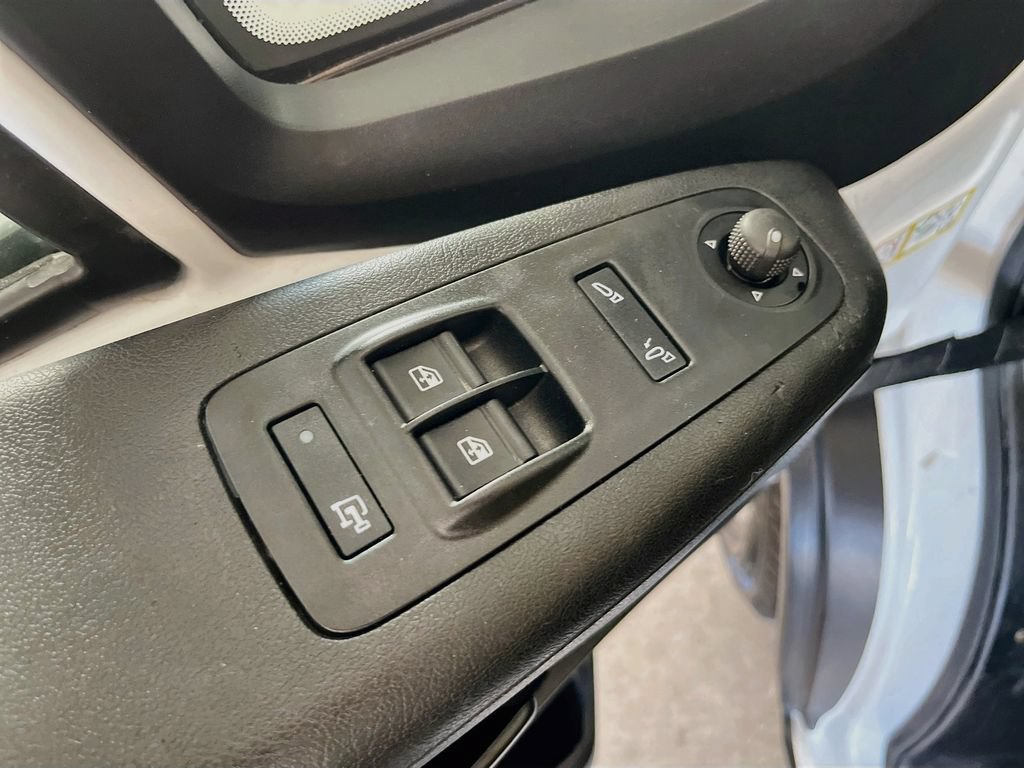 Used 2023 RAM ProMaster 2500 w/ Convenience Group FWD image 18