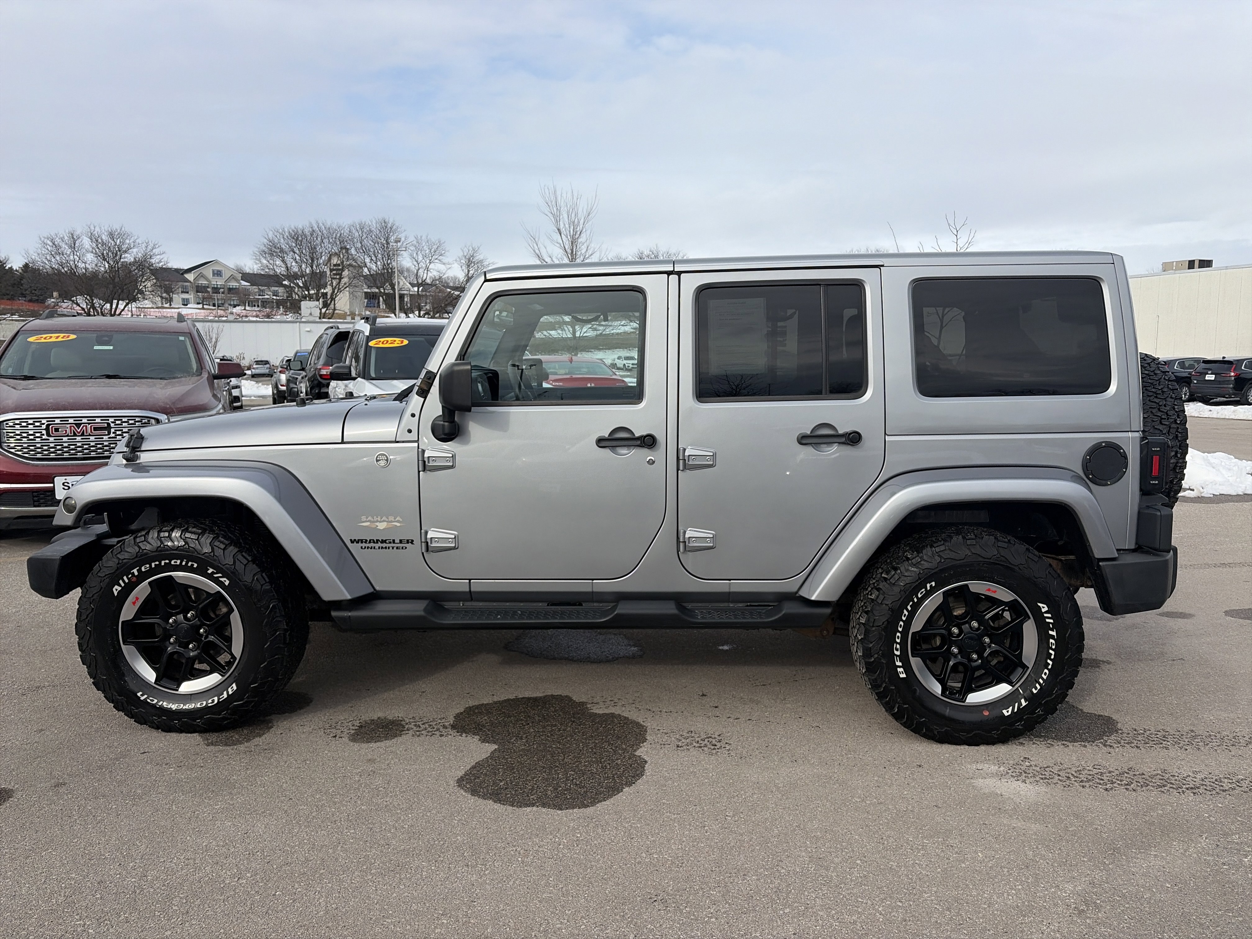 Used 2013 Jeep Wrangler Unlimited Sahara w/ Connectivity Group image 16