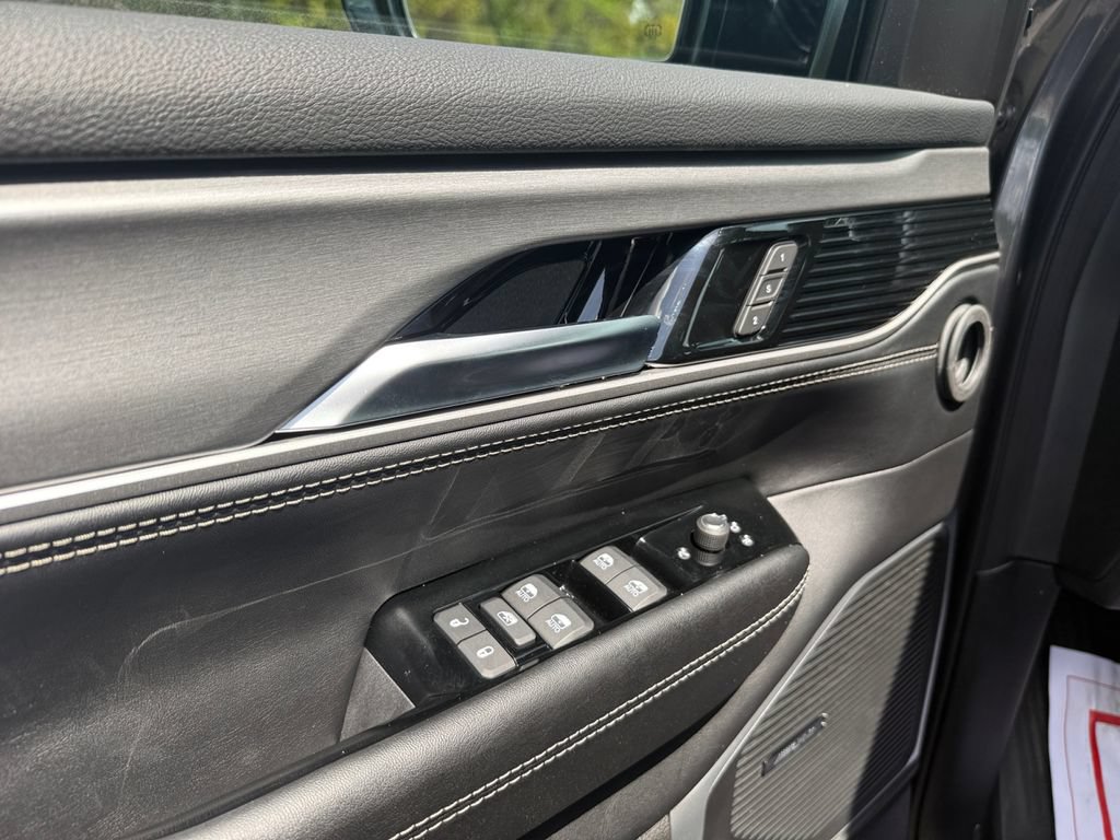 New 2026 Jeep Grand Wagoneer L 4WD w/ Premium Group I image 18