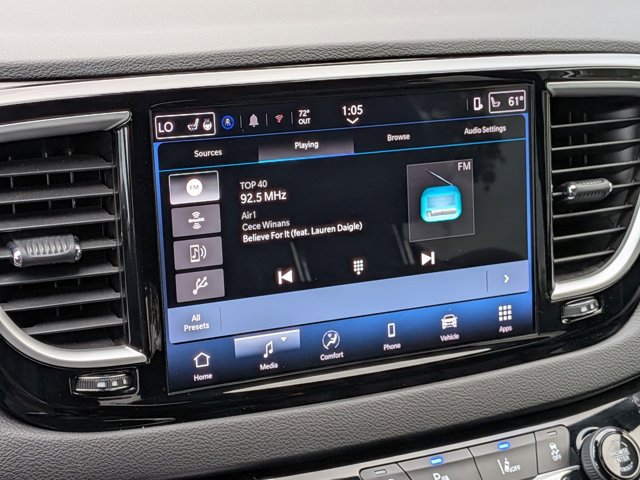 Used 2025 Chrysler Pacifica Select image 12