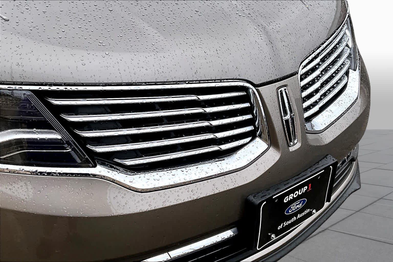 Used 2016 Lincoln MKX Select w/ Select Plus Package FWD image 30