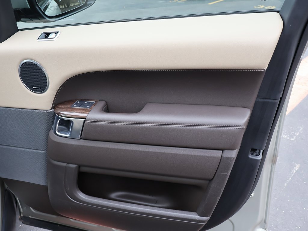 Used 2019 Land Rover Range Rover Sport SE image 12