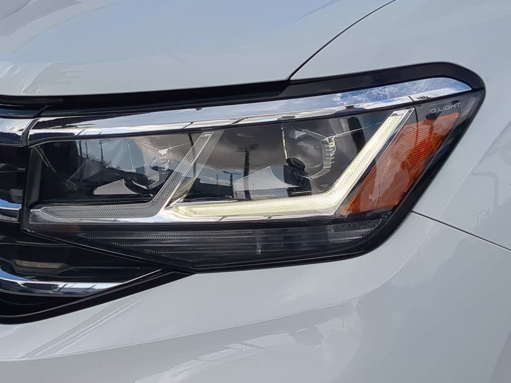 Certified 2023 Volkswagen Atlas SE FWD image 8