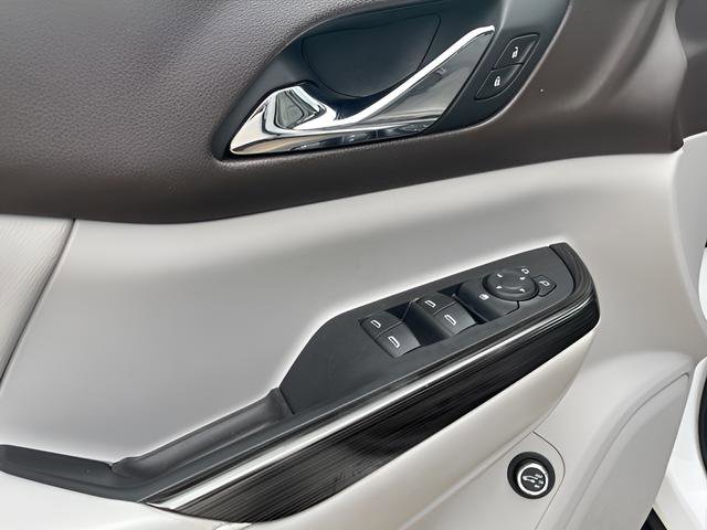 Used 2018 GMC Acadia SLT image 11