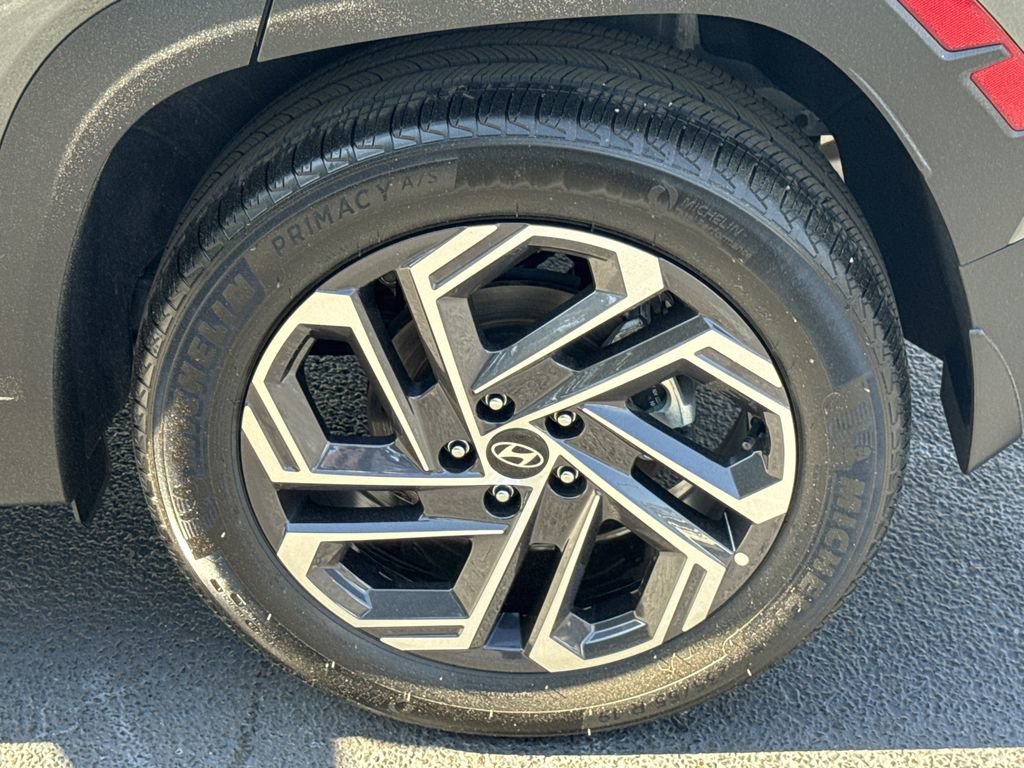 Used 2025 Hyundai Tucson Limited image 19