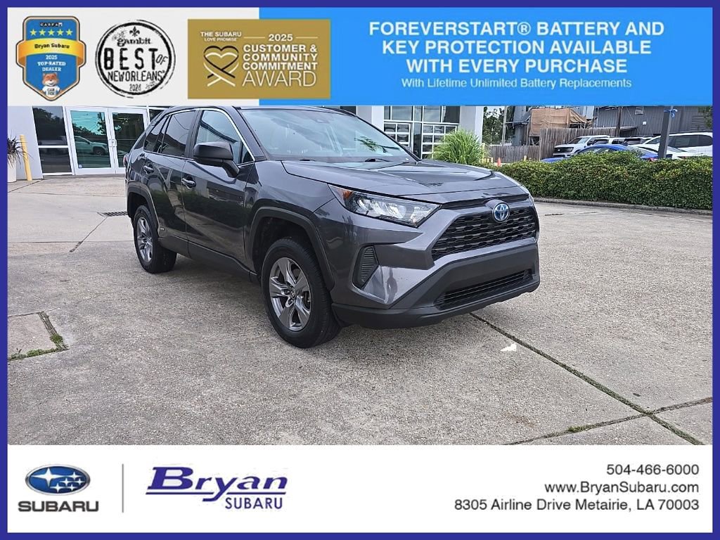 Used 2022 Toyota RAV4 LE AWD/4WD image 1