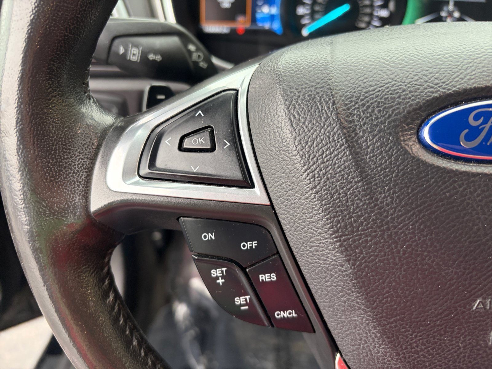 Used 2016 Ford Fusion SE AWD/4WD image 10