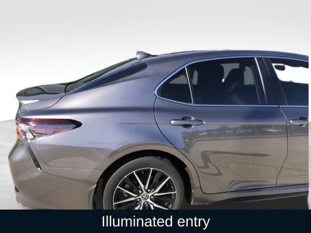 Used 2023 Toyota Camry SE image 18