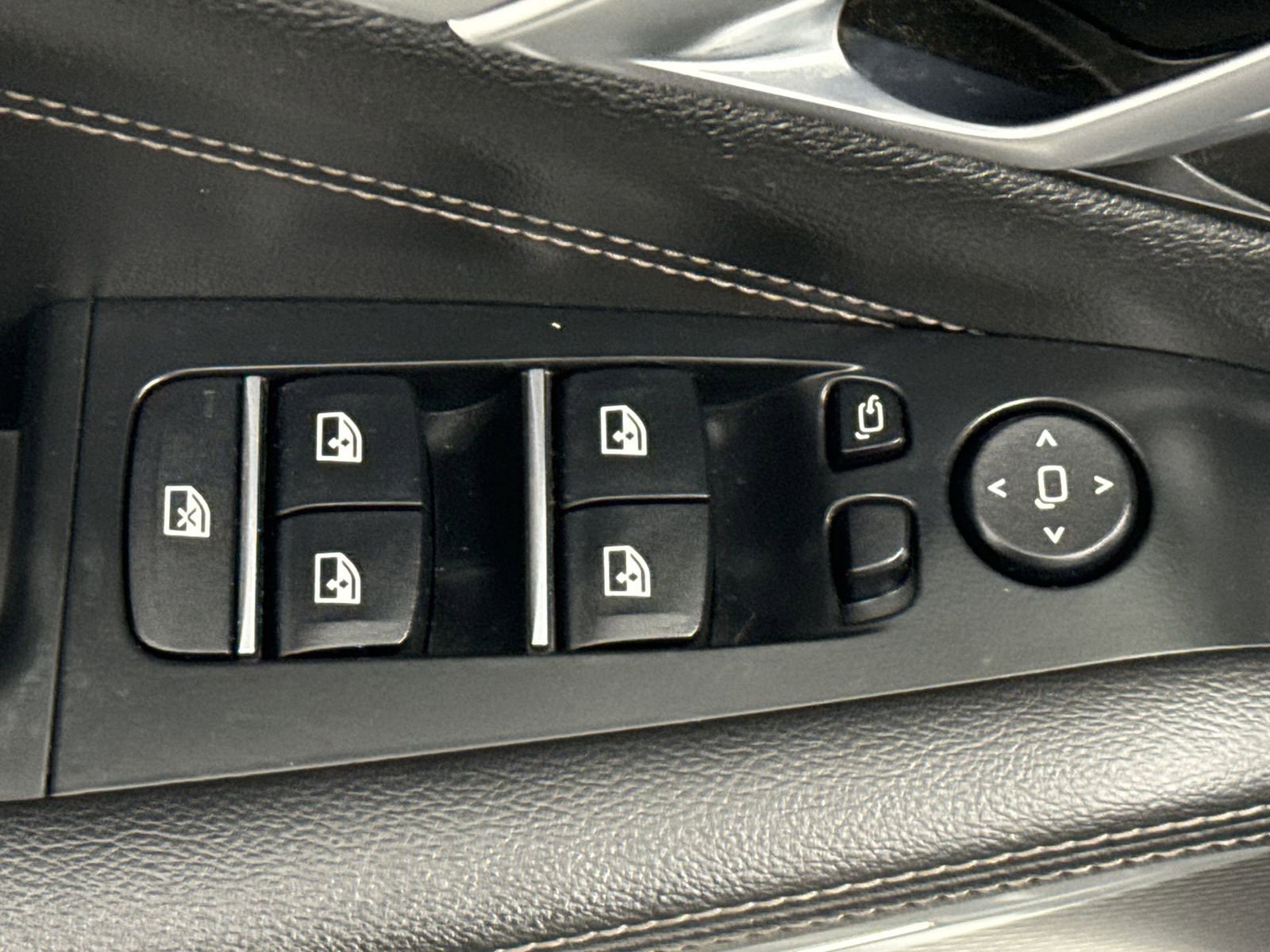 Used 2021 BMW X5 sDrive40i w/ M Sport Package image 17