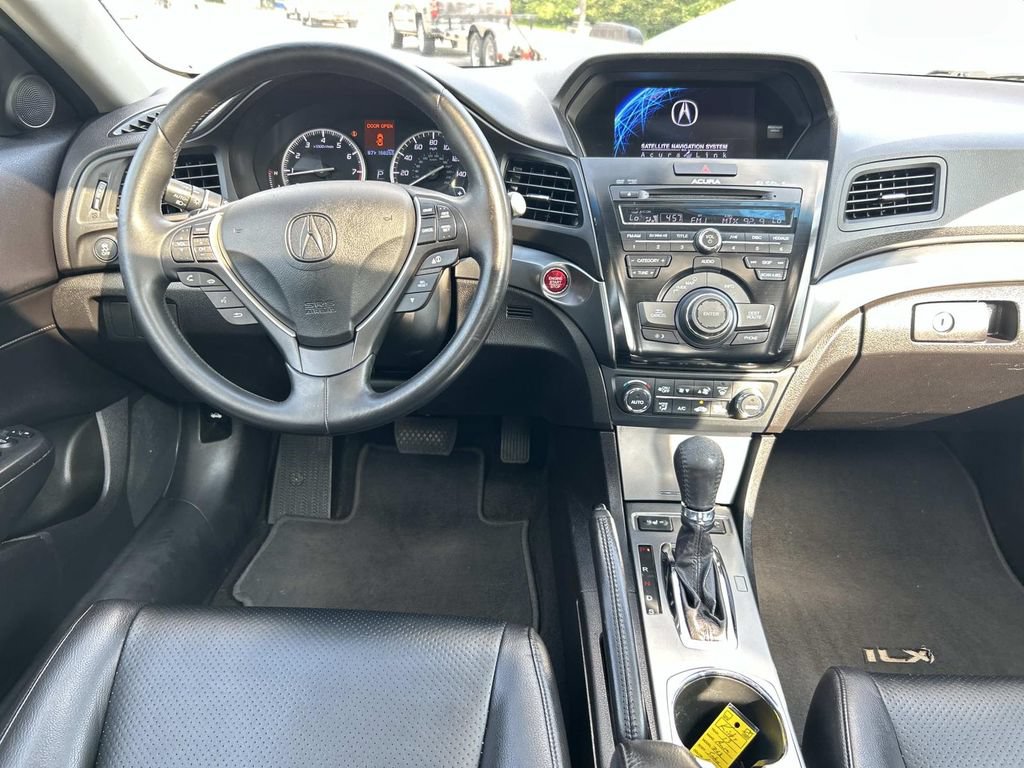 Used 2013 Acura ILX w/ Technology Package FWD image 19