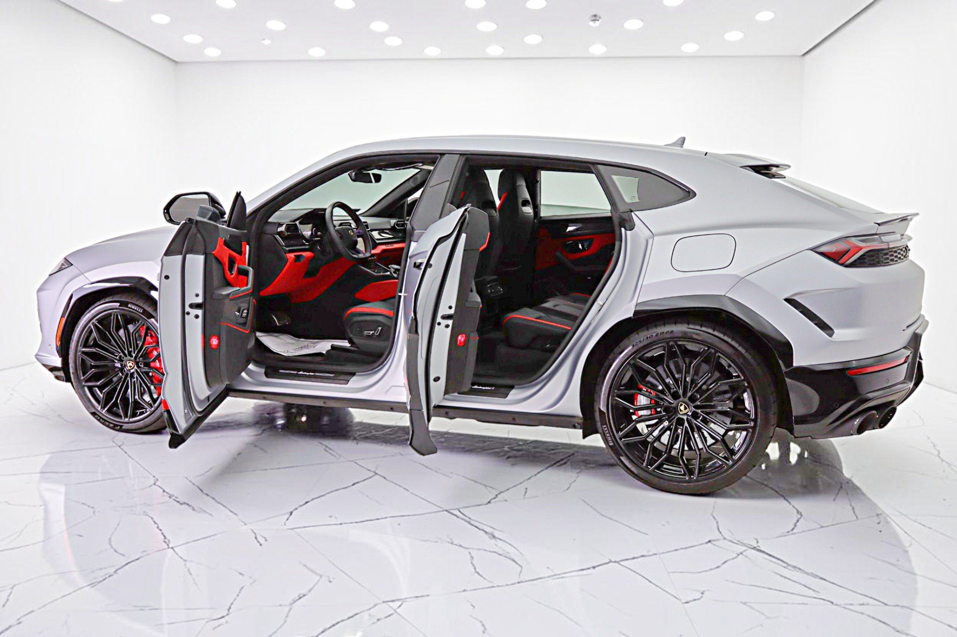 Used 2025 Lamborghini Urus S AWD/4WD image 5