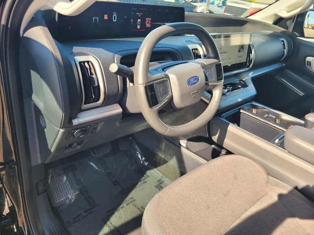 Used 2025 Ford Expedition Active AWD/4WD image 12