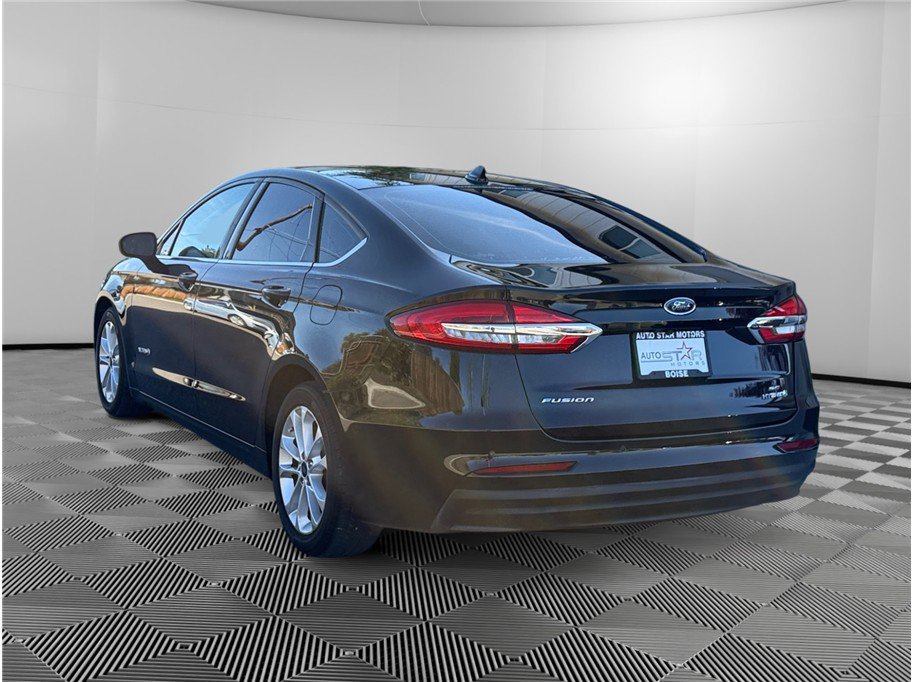Used 2019 Ford Fusion SE FWD image 4