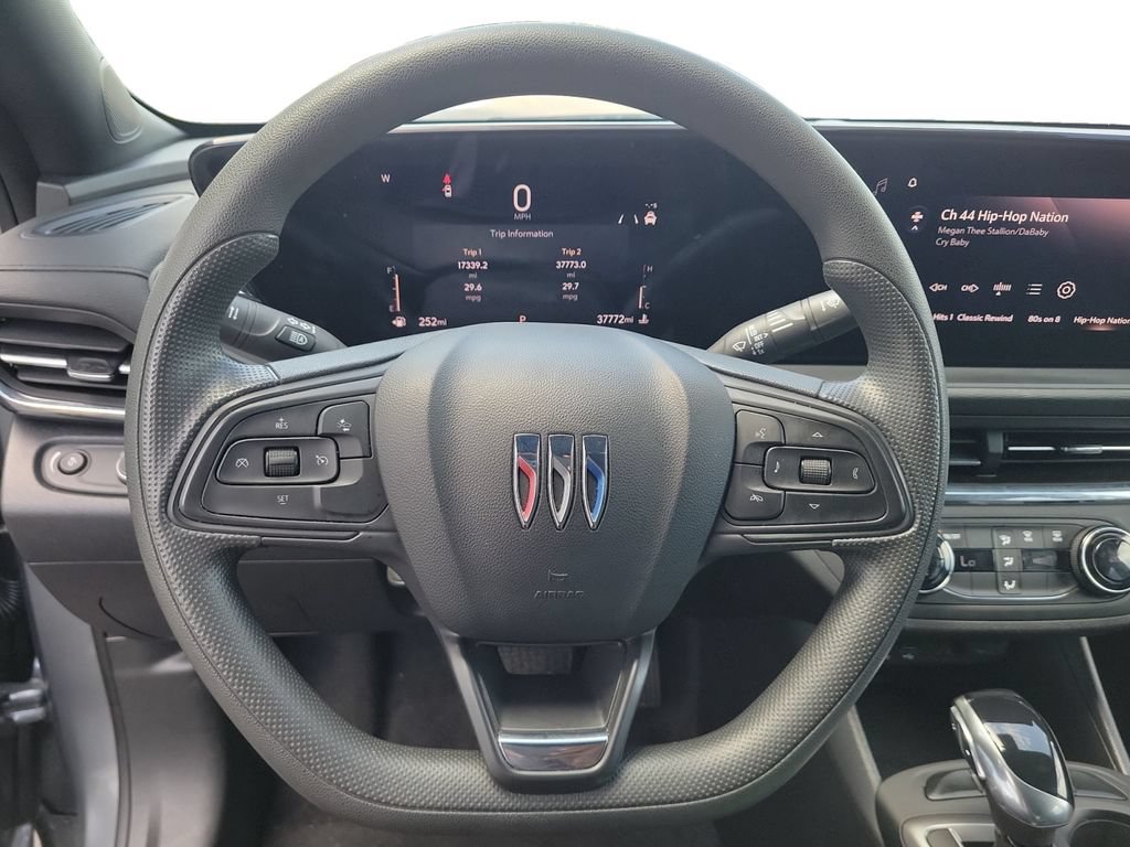 Used 2025 Buick Envista Preferred FWD image 12