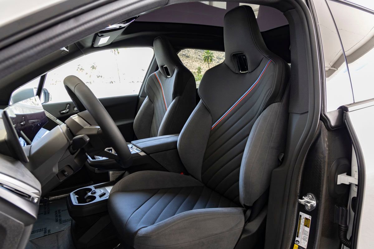 New 2026 BMW iX xDrive45 w/ M Sport Package image 18