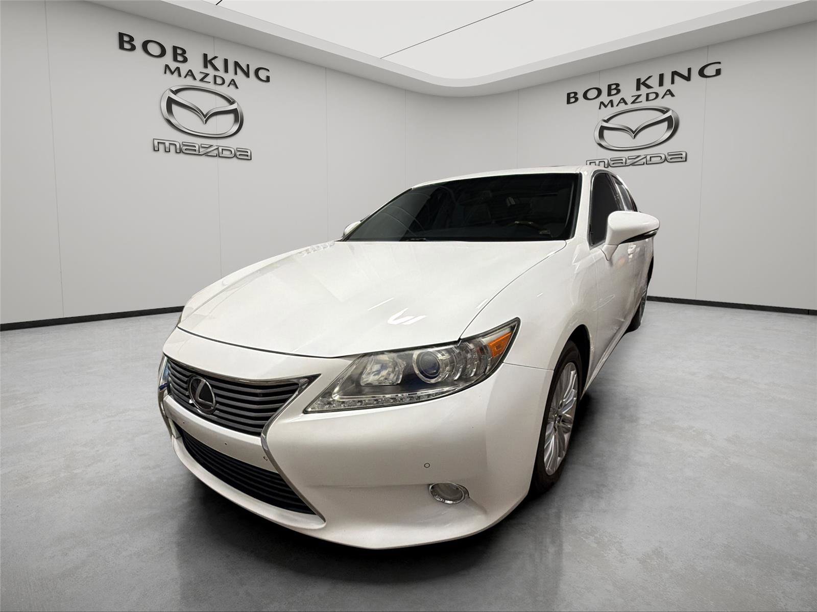 Used 2013 Lexus ES 350 w/ Luxury Pkg FWD image 1