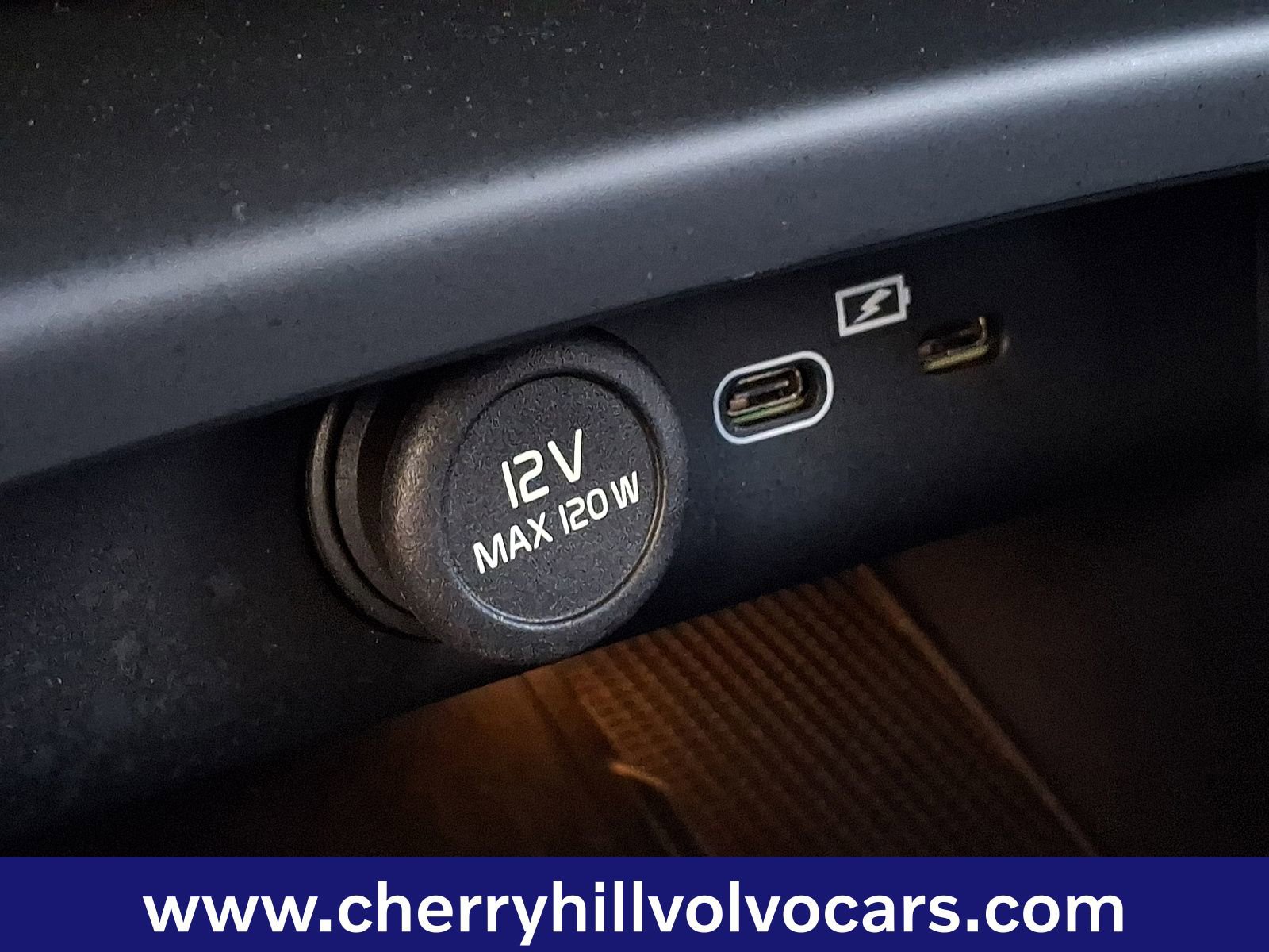 Certified 2025 Volvo XC40 B5 Core w/ Protection Package Premier image 26