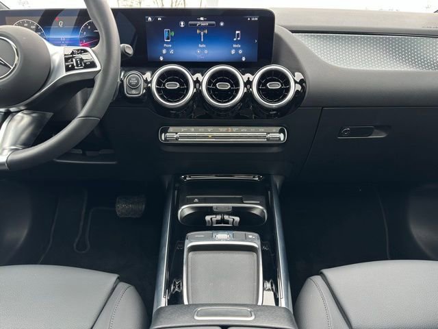 Used 2026 Mercedes-Benz GLA 250 4MATIC image 14