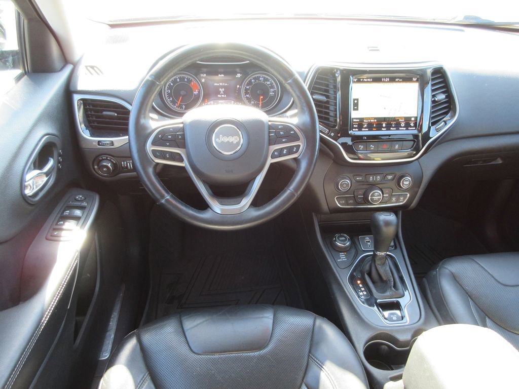 Used 2019 Jeep Cherokee Limited w/ Luxury Group image 17