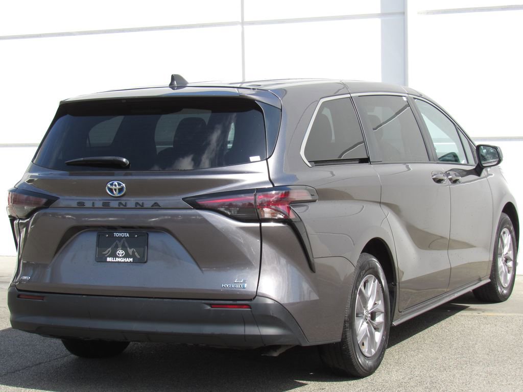 Certified 2023 Toyota Sienna LE AWD/4WD image 6