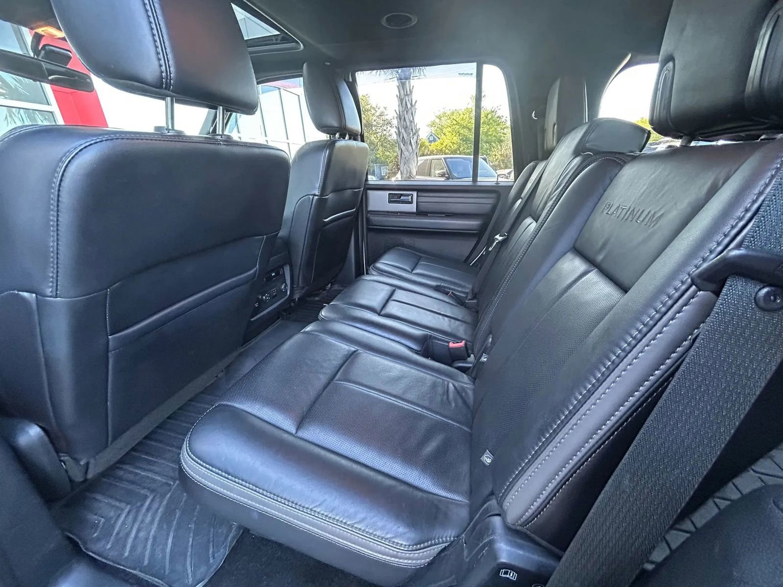 Used 2017 Ford Expedition Platinum AWD/4WD image 17