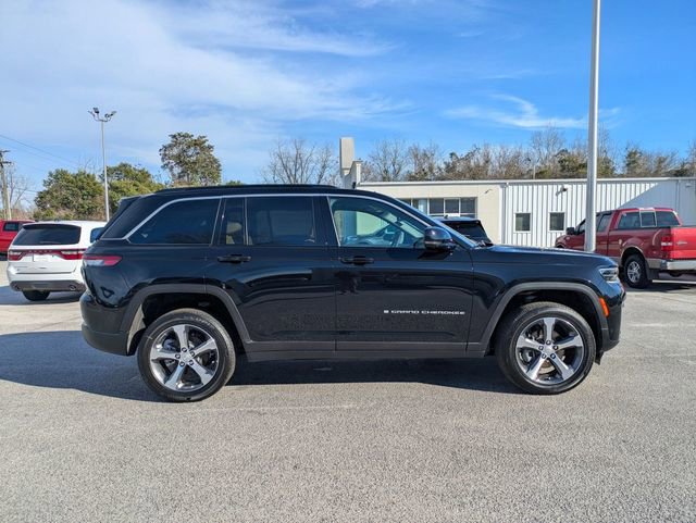 New 2026 Jeep Grand Cherokee Limited w/ Luxury Tech Group II image 2