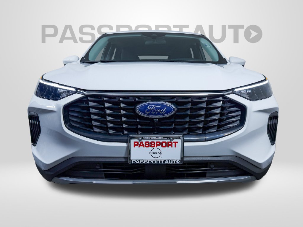 Used 2023 Ford Escape Active w/ Tech Pack #2 AWD/4WD image 2