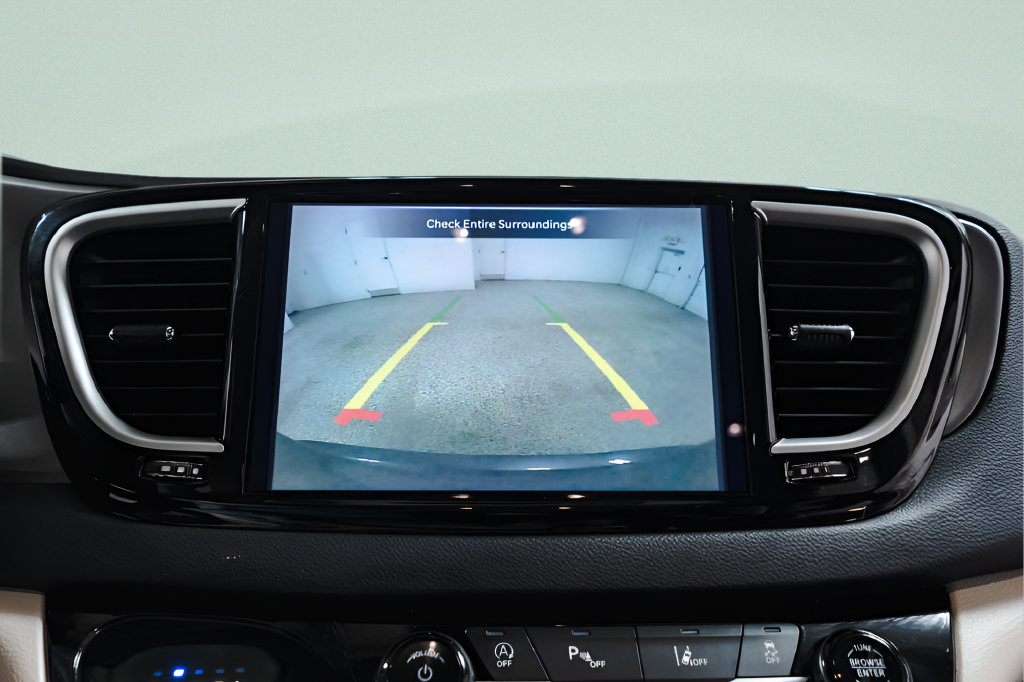 Used 2023 Chrysler Pacifica Touring-L FWD image 15