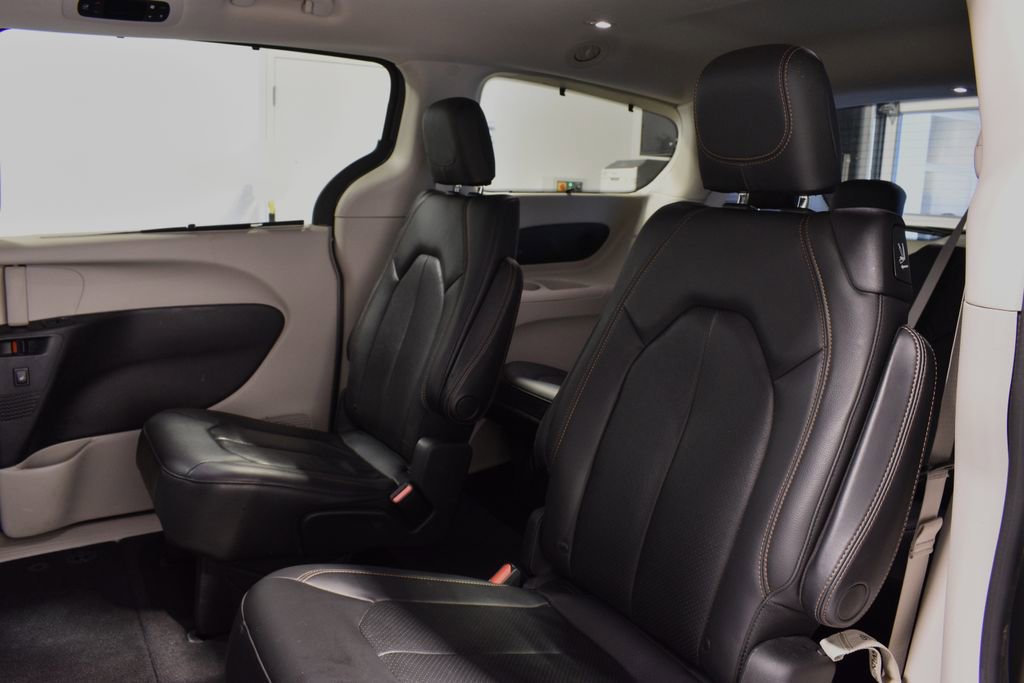 Used 2020 Chrysler Pacifica Touring-L Plus image 27