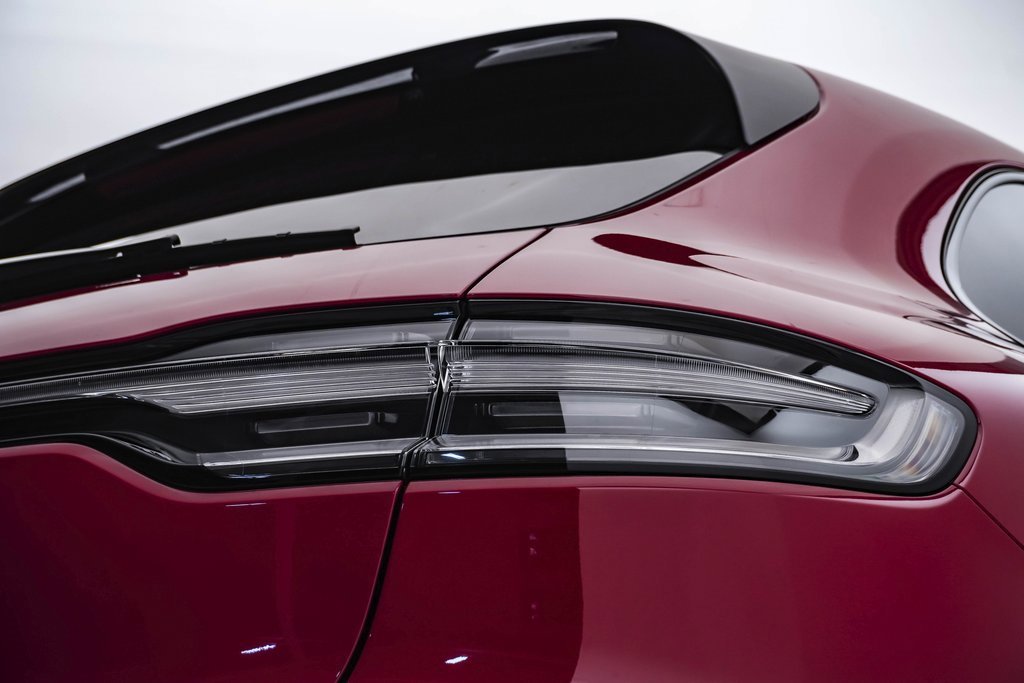 New 2026 Porsche Macan GTS image 12
