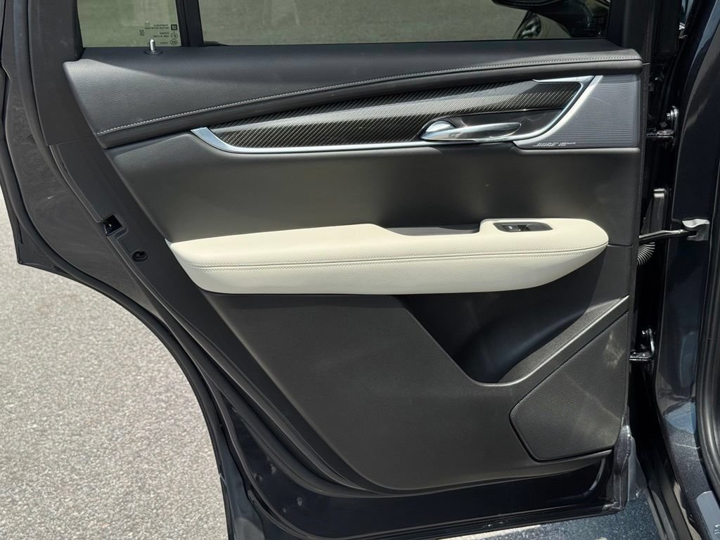 Used 2023 Cadillac XT6 Sport w/ Technology Package AWD/4WD image 22