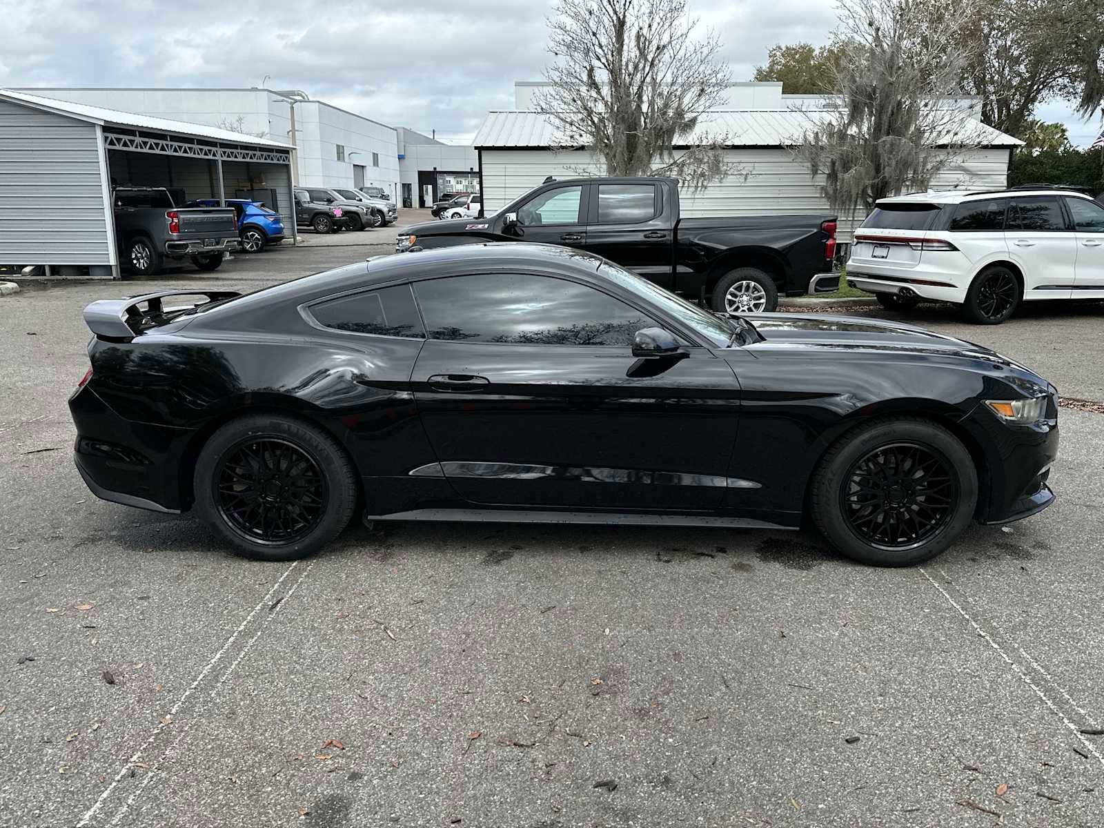 Used 2017 Ford Mustang Premium image 7