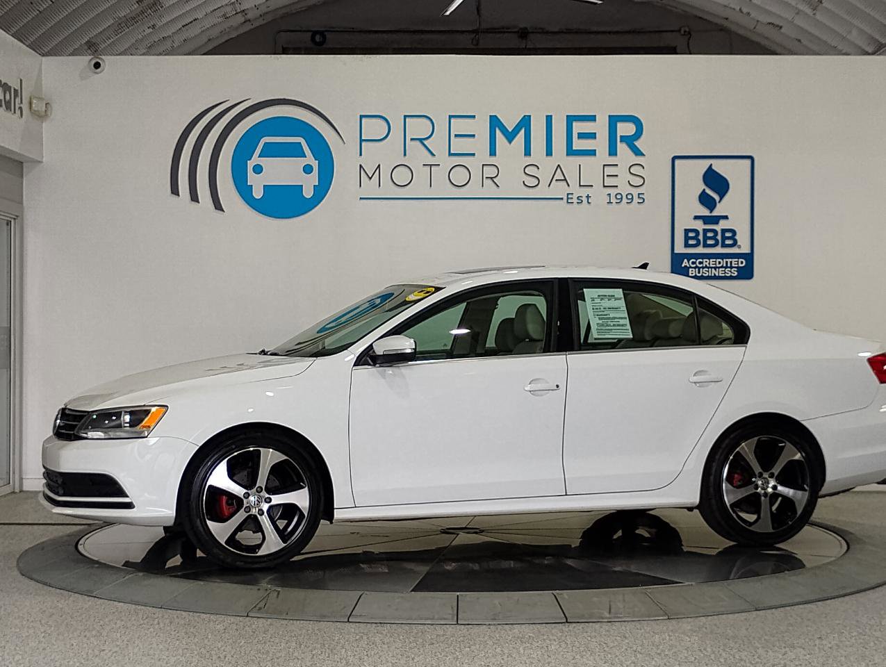 Used 2016 Volkswagen Jetta SE FWD image 3